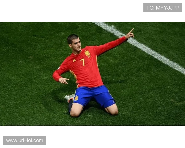 足球球星是否亲自参与卡片抽取过程揭秘背后的趣事与真相